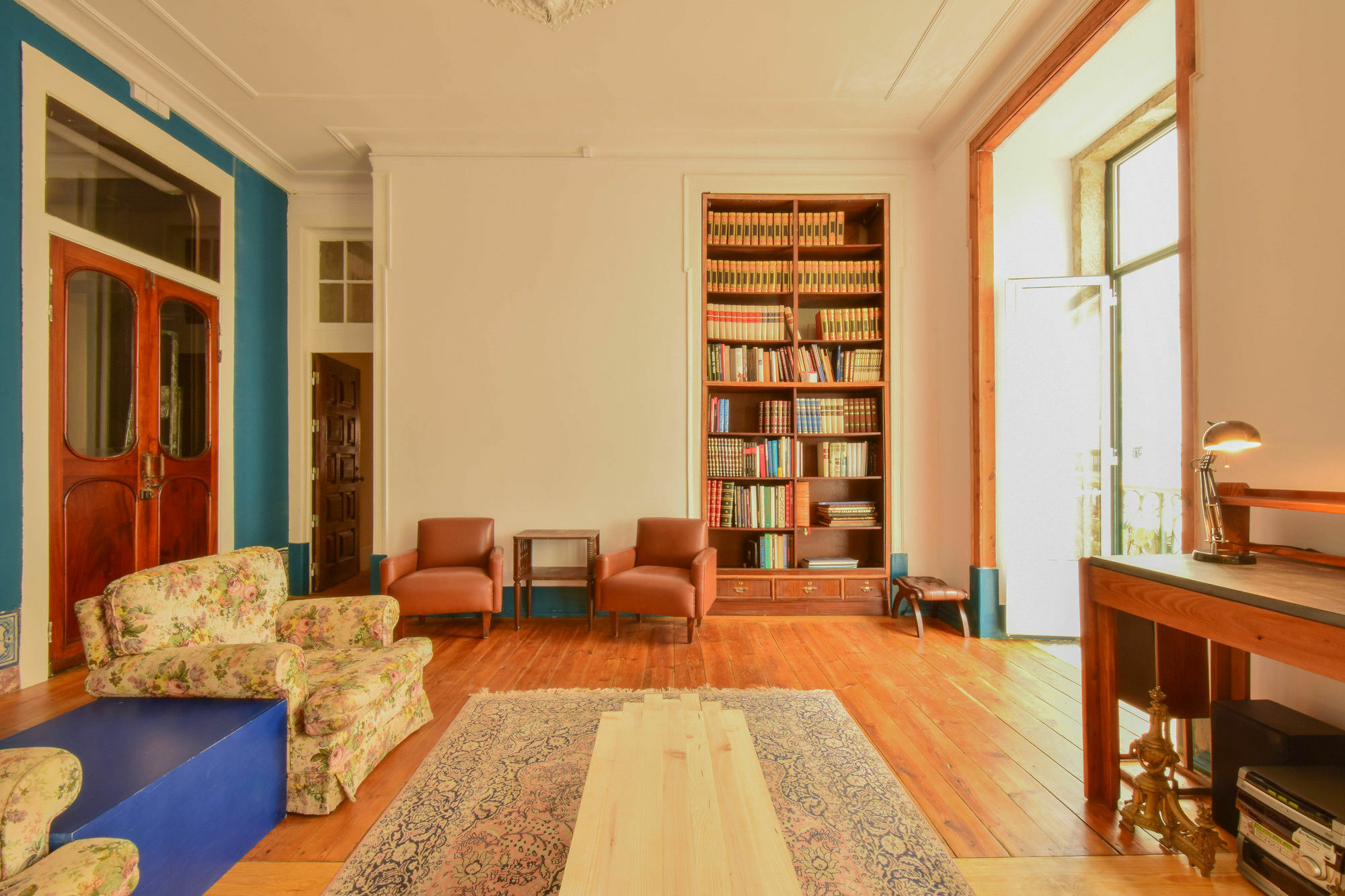 Lost Lisbon :: Chiado House Exterior photo